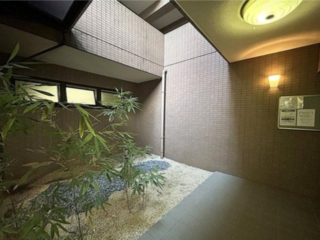 グランパーク深沢のエントランス