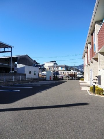 プリムローズ　Ｋの駐車場