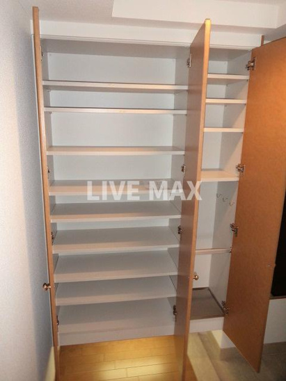 シューズボックス♪※別部屋の写真になります 