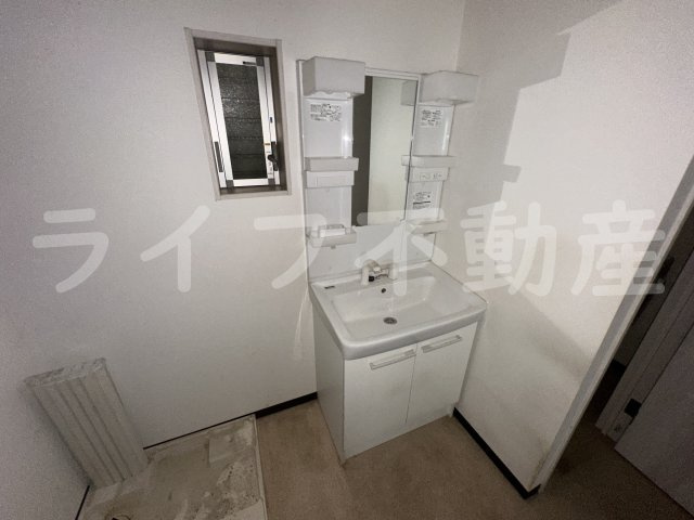 シャトー西村の独立洗面台