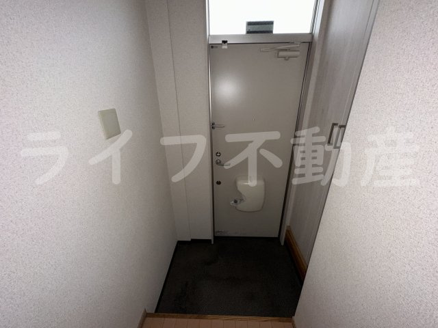 シャトー西村の玄関