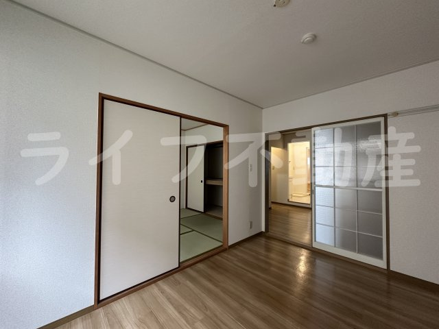 シャルマン横小路の内装|明るい室内です