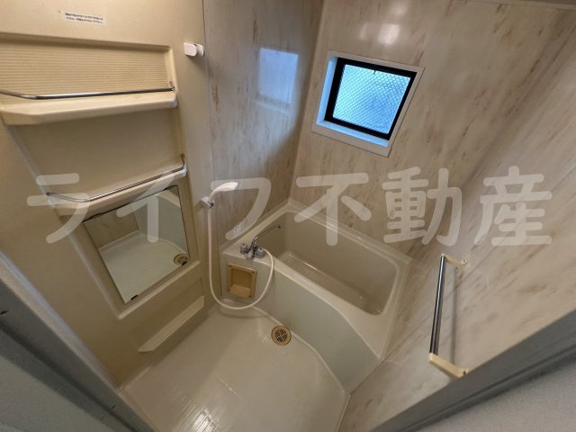 シャルマン横小路の浴室|ゆったり過ごせるお風呂です