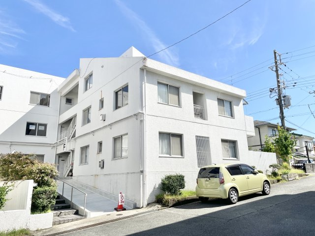 忍ケ丘クレセントヴィラF棟