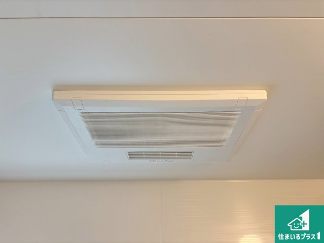 茨木市島　第3期　新築一戸建ての冷暖房・空調設備|四季を通して快適なバスライフをお手伝いする浴室暖房乾燥機！浴室の乾燥・暖房・涼風・換気はもちろん、２４時間換気にも対応！