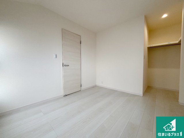 茨木市島　第3期　新築一戸建ての洋室|シンプルな洋室は、自分好みのインテリアが楽しめます♪ご家族とインテリアや家具を選びに行くのは新築購入時の醍醐味の一つです。ぜひお楽しみください♪