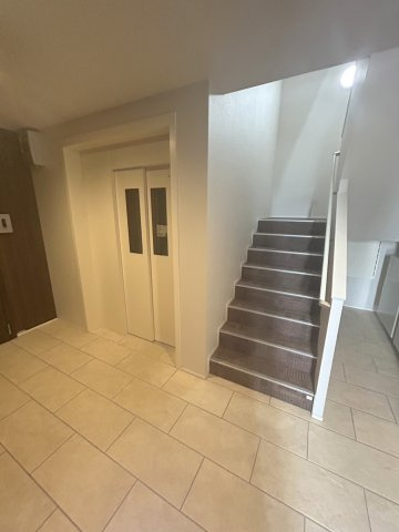 メトロガーデンのロビー|エレベーター