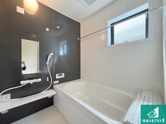 茨木市島　第3期　新築一戸建ての前面道路含む現地写真|周辺は落ち着いた街並みの住宅地！子育てがしやすい住環境です！まだ未完成ですが、現地でしかわからない事もございます。是非一度ご覧ください。