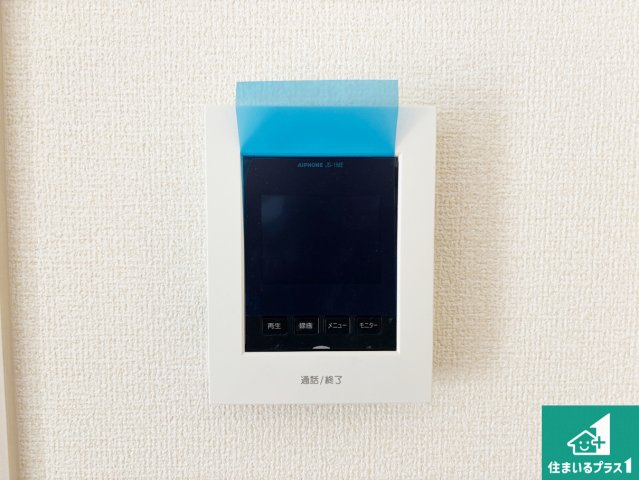 茨木市島　第3期　新築一戸建ての防犯設備|カラーモニターインターホン！声だけでなく来訪者の姿や顔がモニターで確認できるので、小さなお子様がいらっしゃるご家庭でも安心できます！