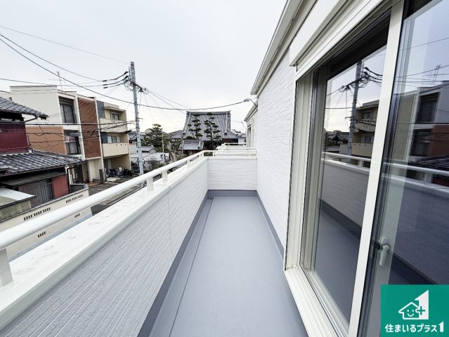 茨木市島　第3期　新築一戸建てのバルコニー|ワイドバルコニーは洗濯物を干すスペースが広いのでご家族が多くても安心！