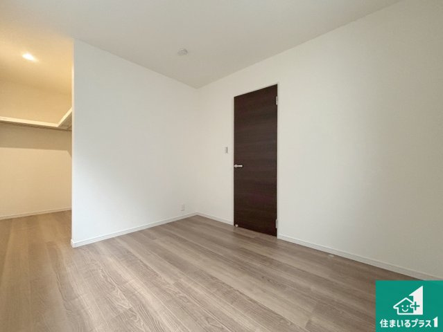 茨木市島　第3期　新築一戸建ての洋室|シンプルな洋室は、自分好みのインテリアが楽しめます♪ご家族とインテリアや家具を選びに行くのは新築購入時の醍醐味の一つです。ぜひお楽しみください♪