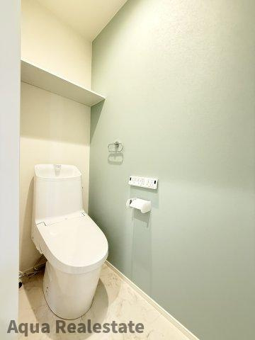 オール電化デザイナーズハウス高松市太田下町②の独立洗面台|脱衣所は小さなお子様がいるご家庭でも重宝されております。