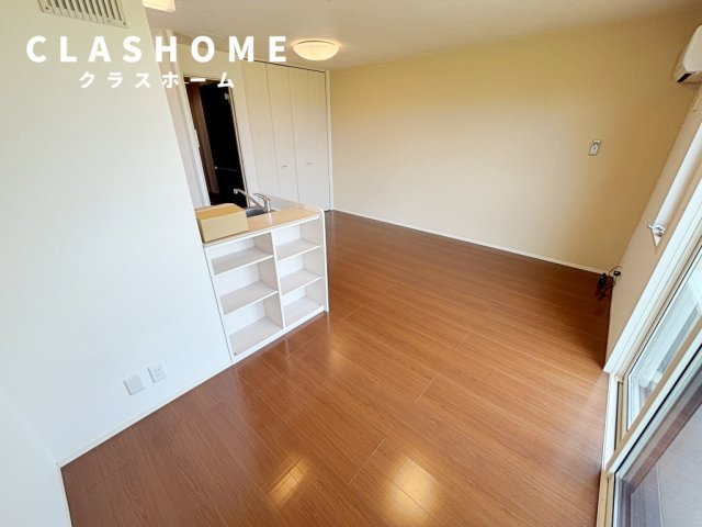 エムグランデ　A棟　　刈谷市近郊の賃貸はクラスホームの居間・リビング|同物件の別部屋になります。