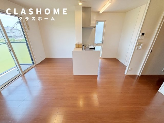 エムグランデ　A棟　　刈谷市近郊の賃貸はクラスホームの居間・リビング|同物件の別部屋になります。