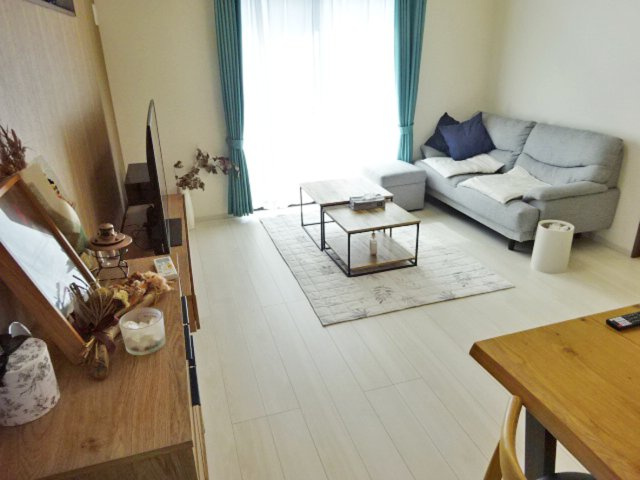 【居間・リビング】 | 裾野市二ツ屋 中古住宅 EH05903 | 裾野市二ツ屋　リビングダイニング