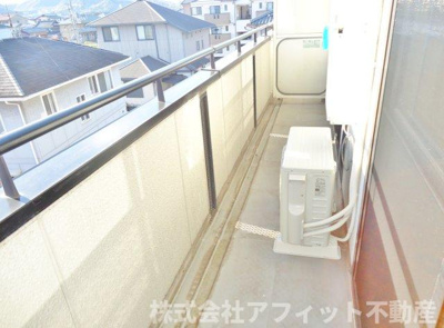 【バルコニー】 | ハイカムール川口 | 南向き