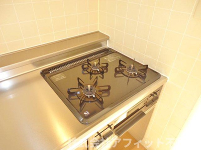 【キッチン】 | ハイカムール川口 | 三口ガスコンロ
