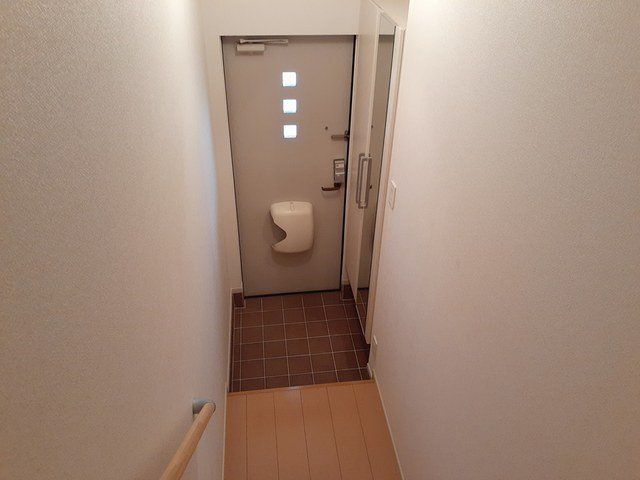 パレドールＢの玄関