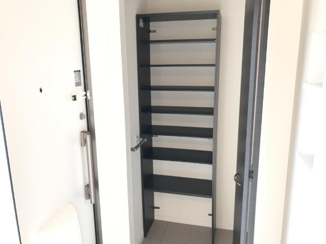 ラ・ドゥース・シャルールⅡの収納|シューズクローク