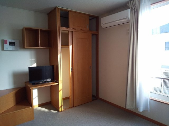 レオパレス久喜南の居間・リビング