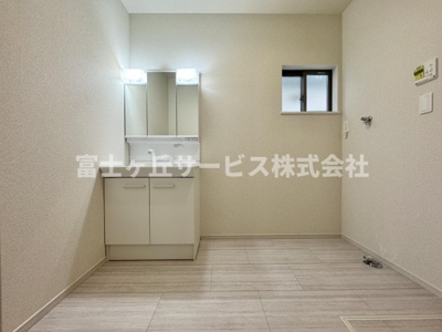 【脱衣所】 | 静岡市駿河区中島 20期 新築一戸建て 1号棟 | 脱衣場です