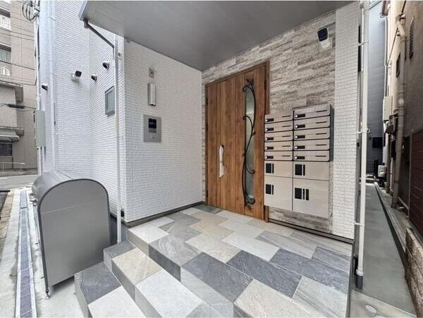 フォレストクリエオーレ中川のエントランス