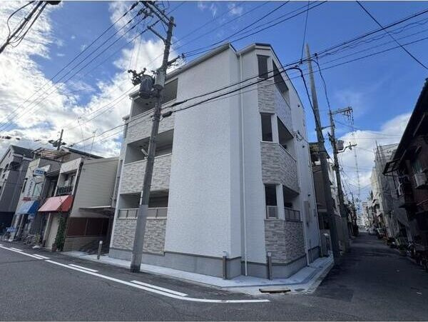 フォレストクリエオーレ中川の外観