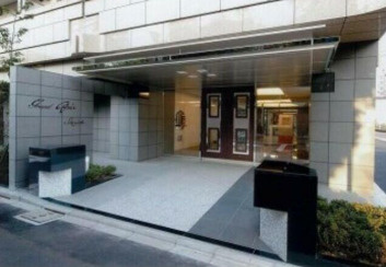 グランド・ガーラ新宿のエントランス