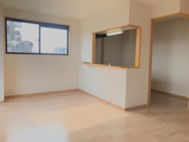 ガーデン鏡池の居間・リビング|リビング