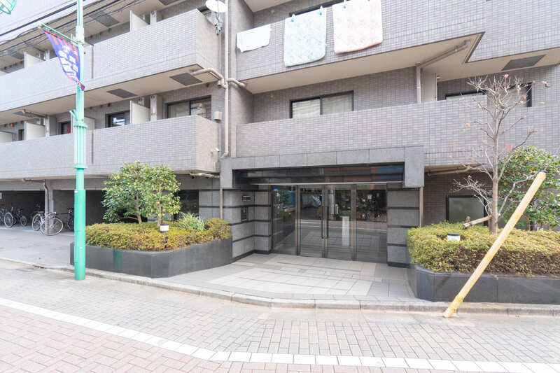 ルーブル笹塚弐番館のエントランス