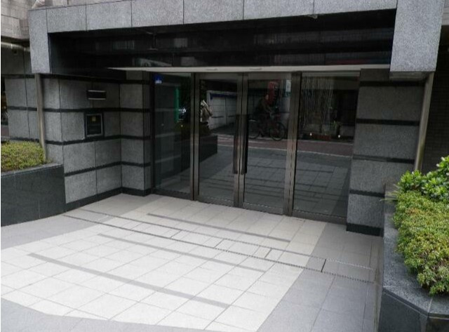 ルーブル笹塚弐番館のエントランス