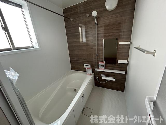 綾羅木本町5丁目新築一戸建（3号棟）の浴室