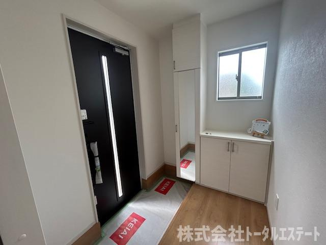綾羅木本町5丁目新築一戸建（3号棟）の玄関