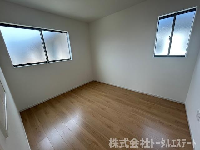 綾羅木本町5丁目新築一戸建（3号棟）の洋室