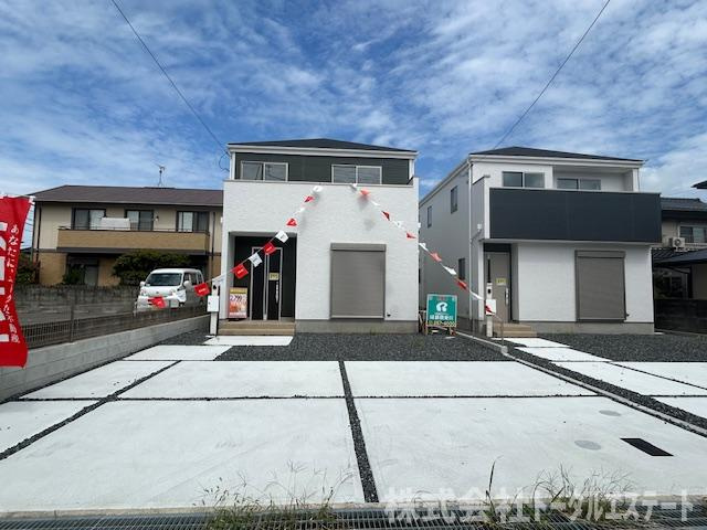 綾羅木本町5丁目新築一戸建（3号棟）の駐車場