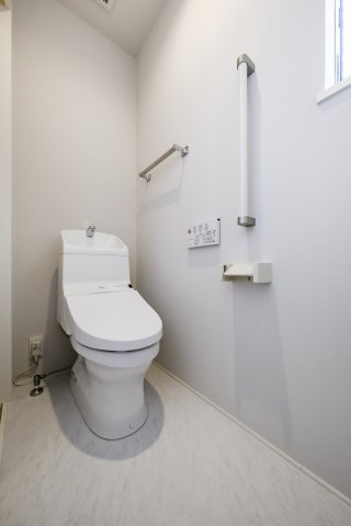 千種区光が丘二丁目戸建のトイレ|1階トイレです