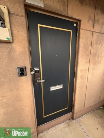 Elegant Residence HT(エレガントレジデンスHT)の玄関
