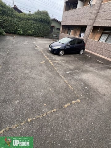 Elegant Residence HT(エレガントレジデンスHT)の駐車場