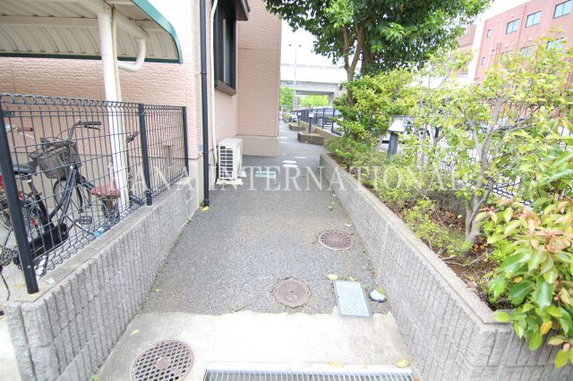 リラコート1のエントランス