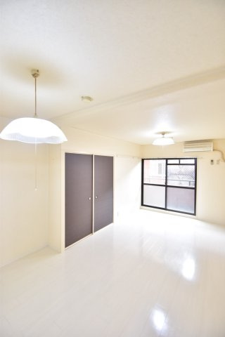 大阪市都島区都島南通１丁目の賃貸マンションの寝室