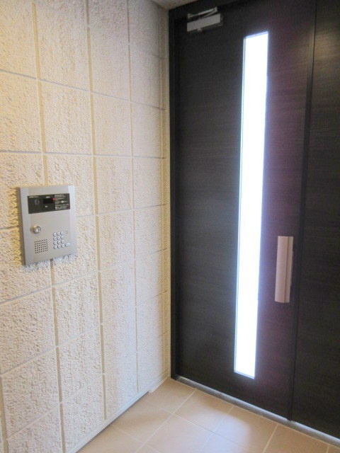 メゾンサンコウのエントランス