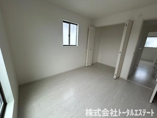 綾羅木本町5丁目新築一戸建（4号棟）の洋室