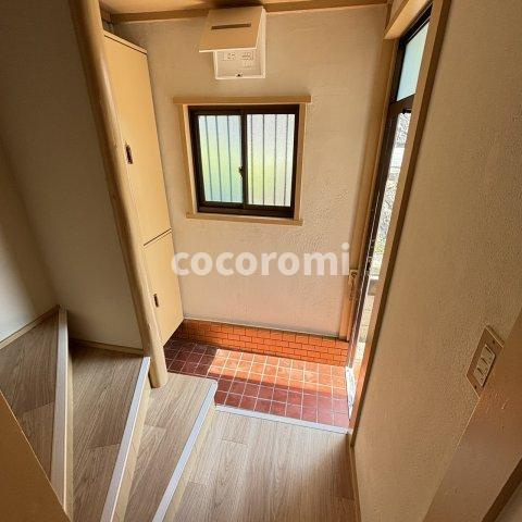 香里ケ丘戸建ての玄関