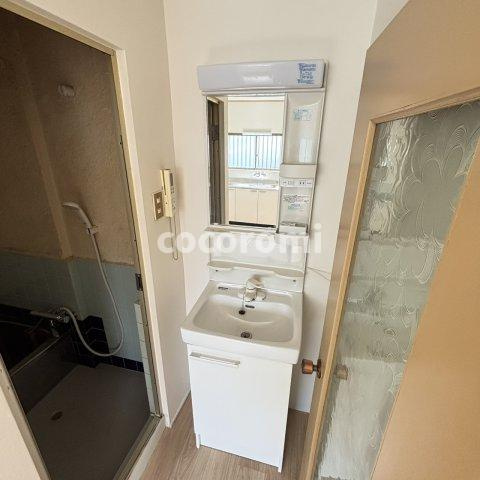 香里ケ丘戸建ての洗面所