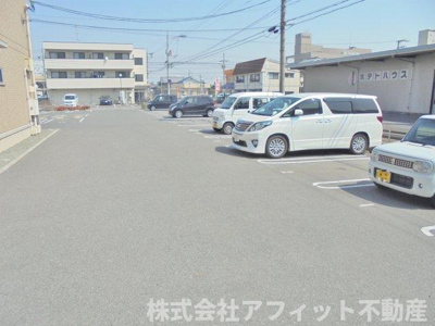 【駐車場】 | ルベール曙 B棟