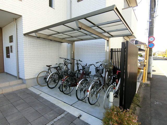Ｍａｉｓｏｎ　Ｂｌａｎｃｈｅ　Ｔ＆Ｃのその他共用部分|★屋根付き駐輪スペース★