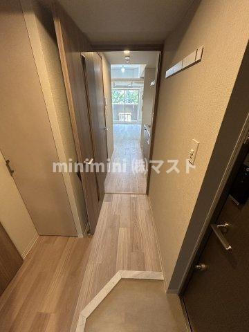 エスリードレジデンス大阪福島サウスフラッツの玄関