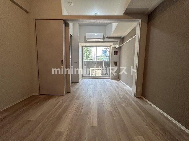 エスリードレジデンス大阪福島サウスフラッツの居間・リビング