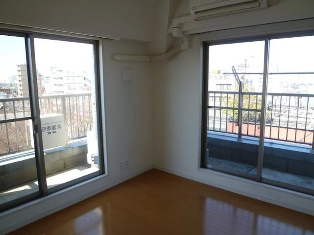 アルテシモ志村坂上の居間・リビング