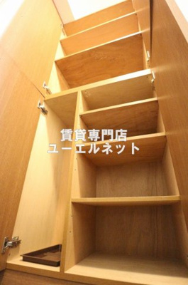 【設備】 | ラファイン江坂 | 収納力たっぷりのシューズボックスで玄関すっきり！